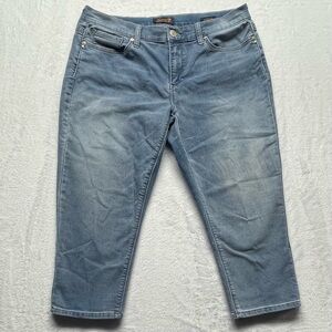 Seven 7 Women’s Capri Jeans Denim Embroidery Back Pockets Distressed Size 14